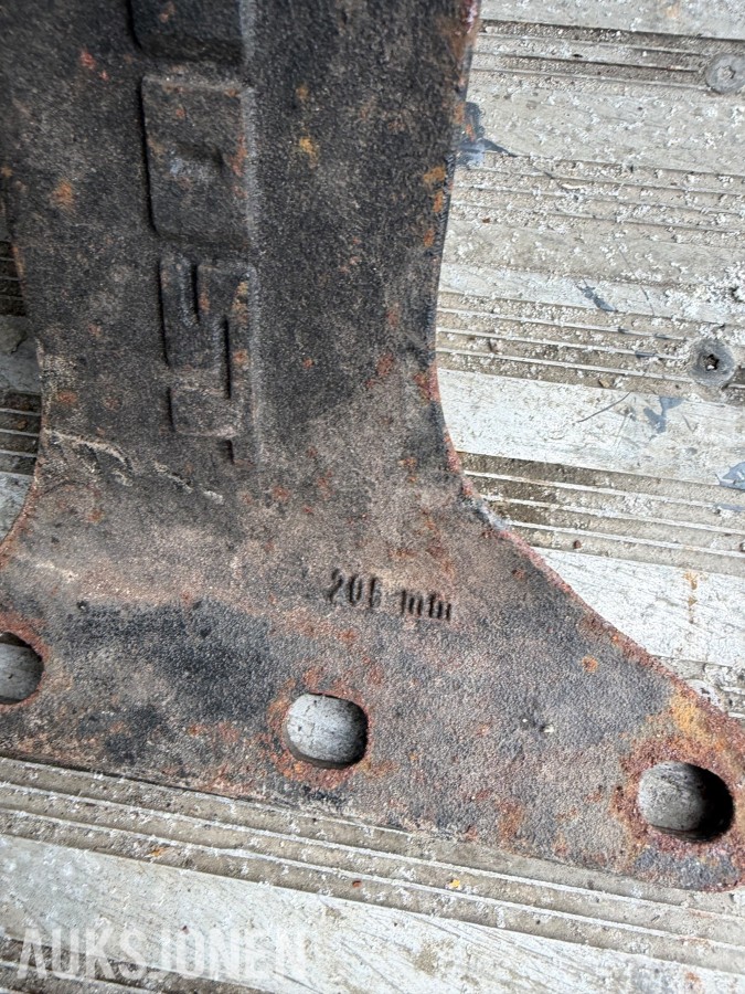 Fot/bukk til Jost svingskive 20,5 mm