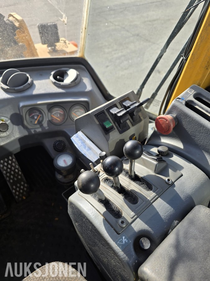 1998 Volvo L70C HD Hjullaster, ekstra hydraulikk, LED-lys.