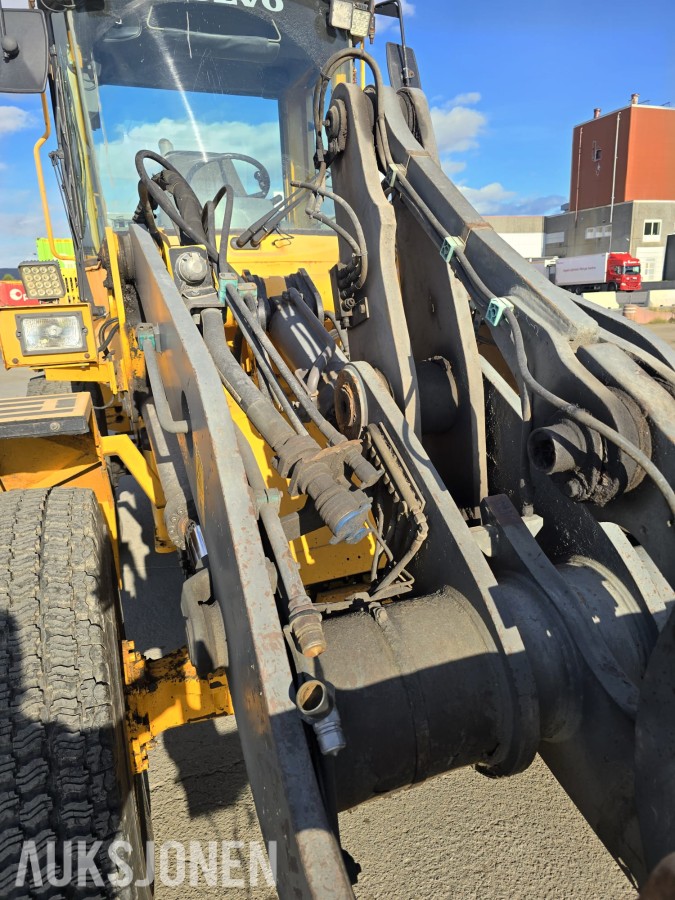 1998 Volvo L70C HD Hjullaster, ekstra hydraulikk, LED-lys.