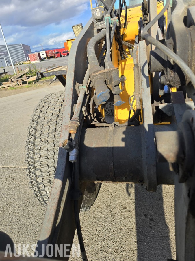 1998 Volvo L70C HD Hjullaster, ekstra hydraulikk, LED-lys.
