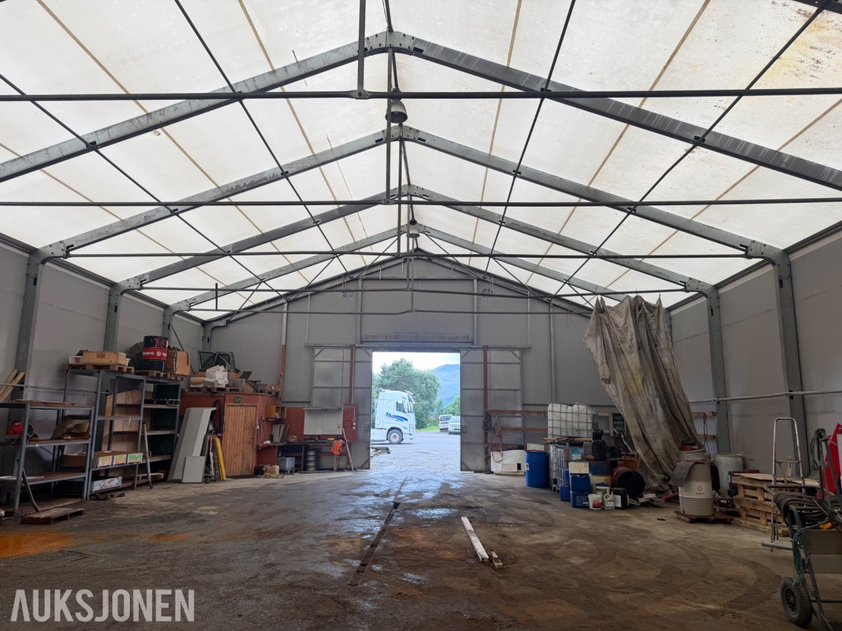 Rubb lagerhall/industrihall med stålkonstruksjon og duk - Skyvedører