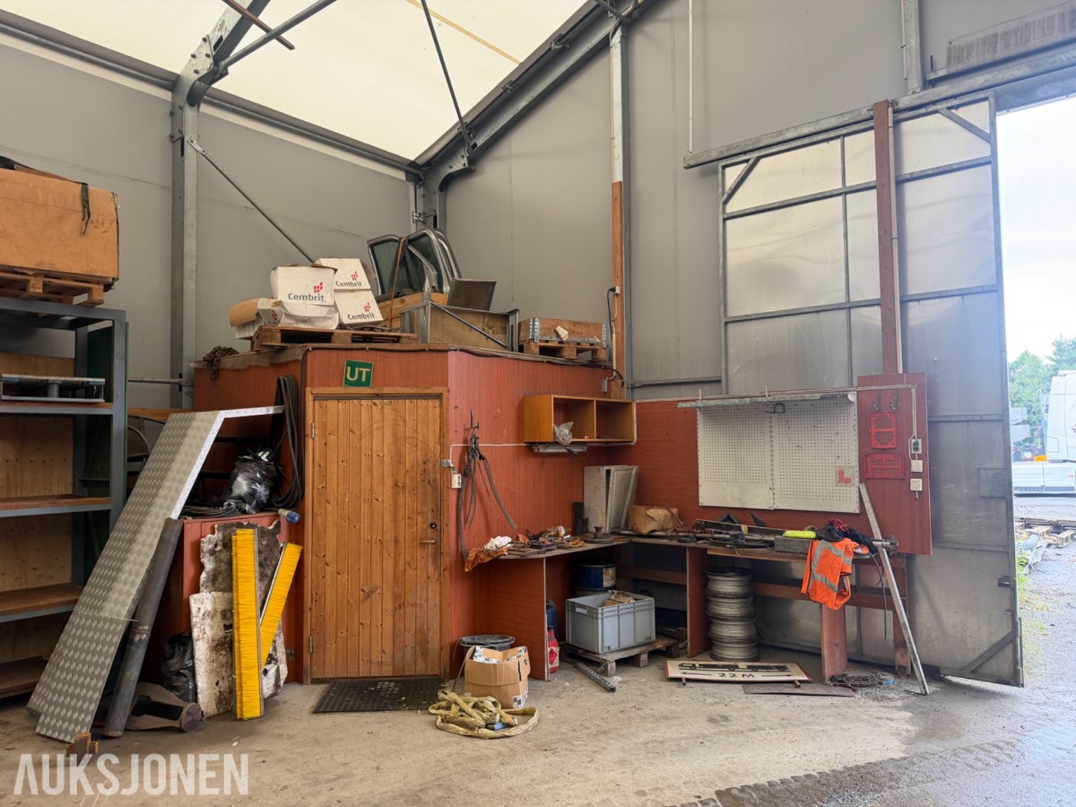 Rubb lagerhall/industrihall med stålkonstruksjon og duk - Skyvedører