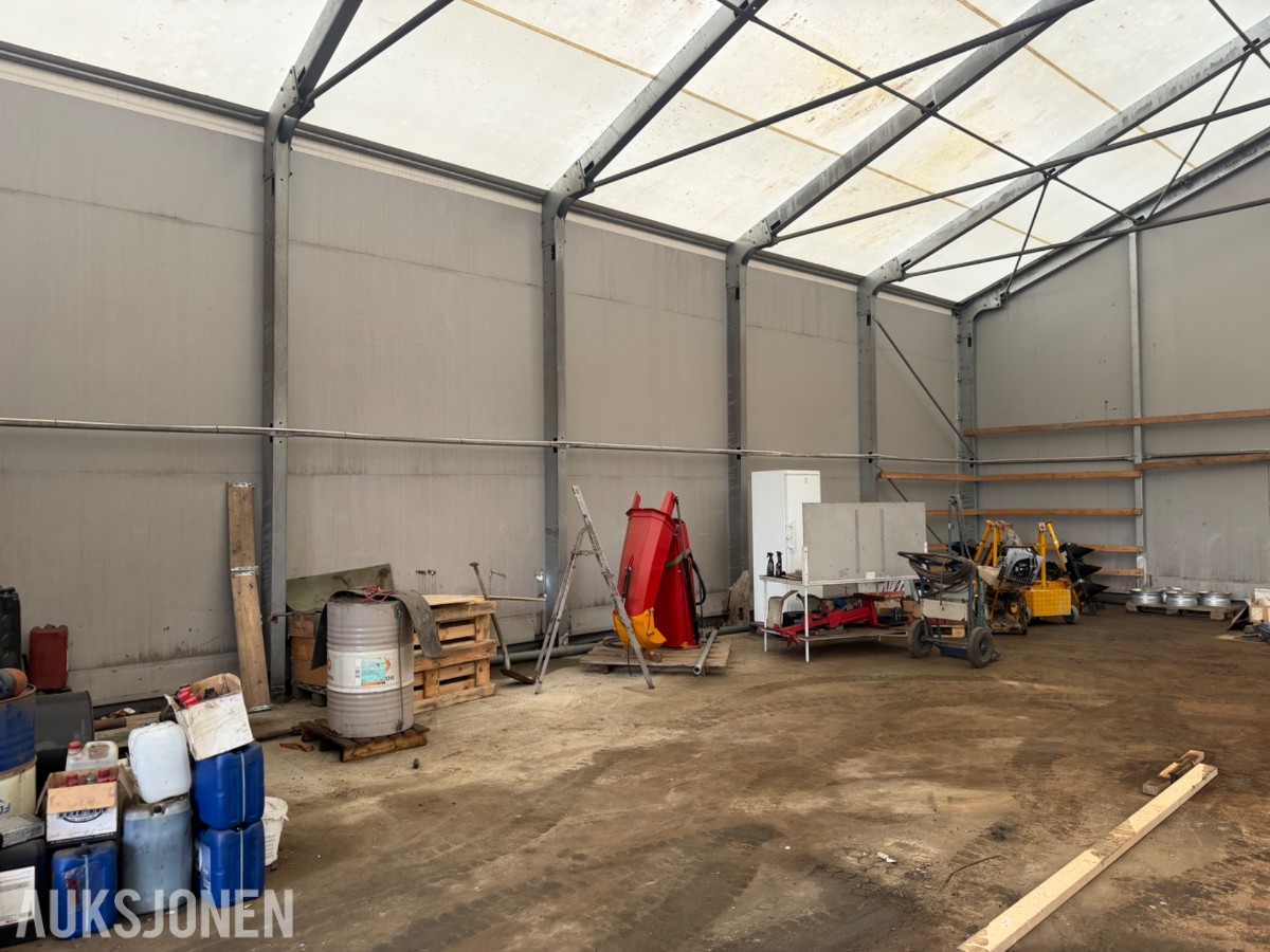 Rubb lagerhall/industrihall med stålkonstruksjon og duk - Skyvedører