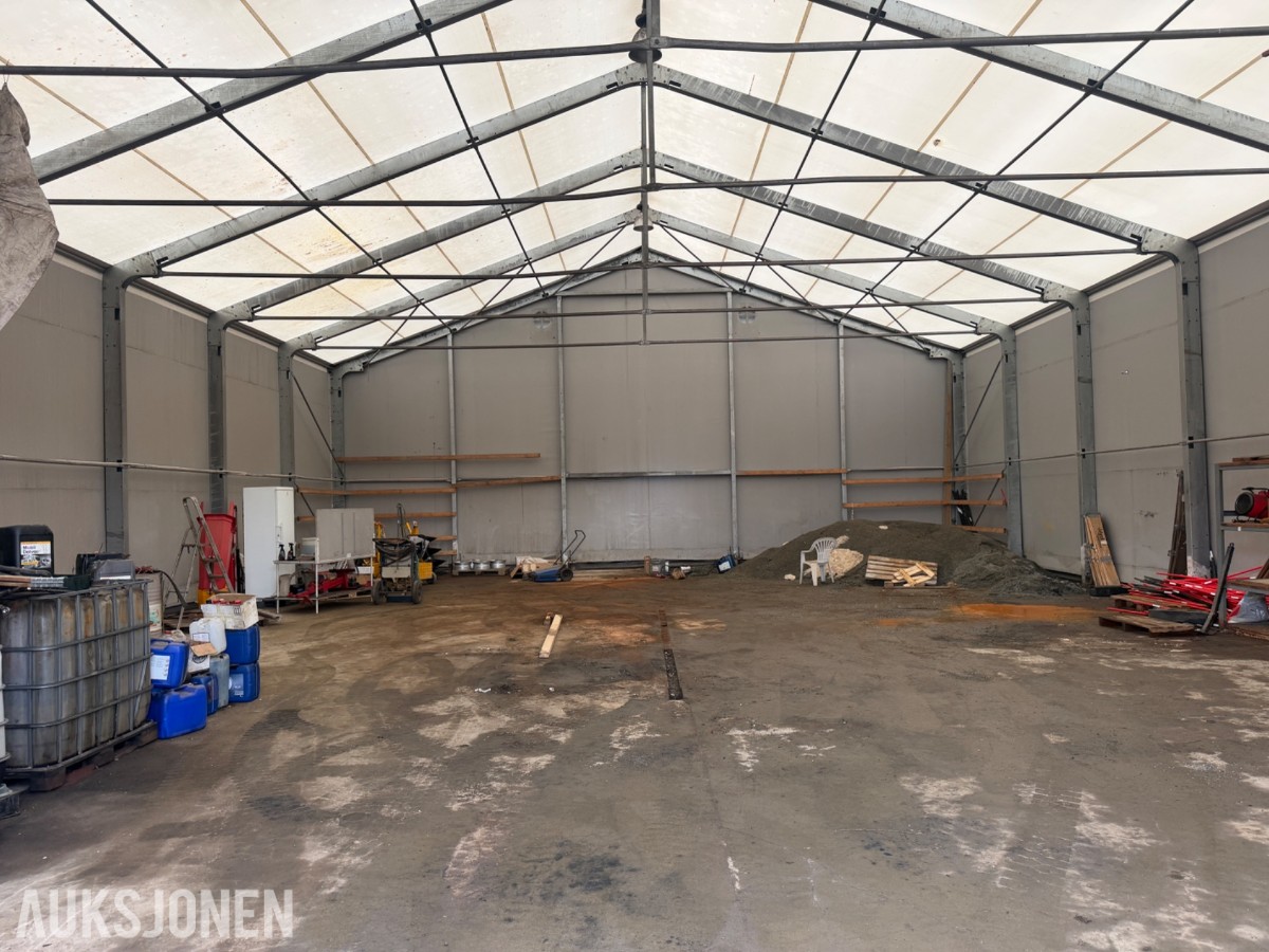 Rubb lagerhall/industrihall med stålkonstruksjon og duk - Skyvedører