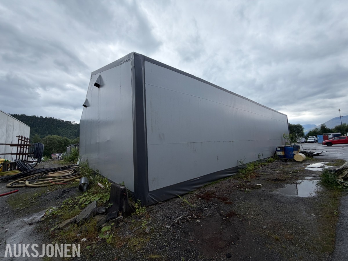 Rubb lagerhall/industrihall med stålkonstruksjon og duk - Skyvedører