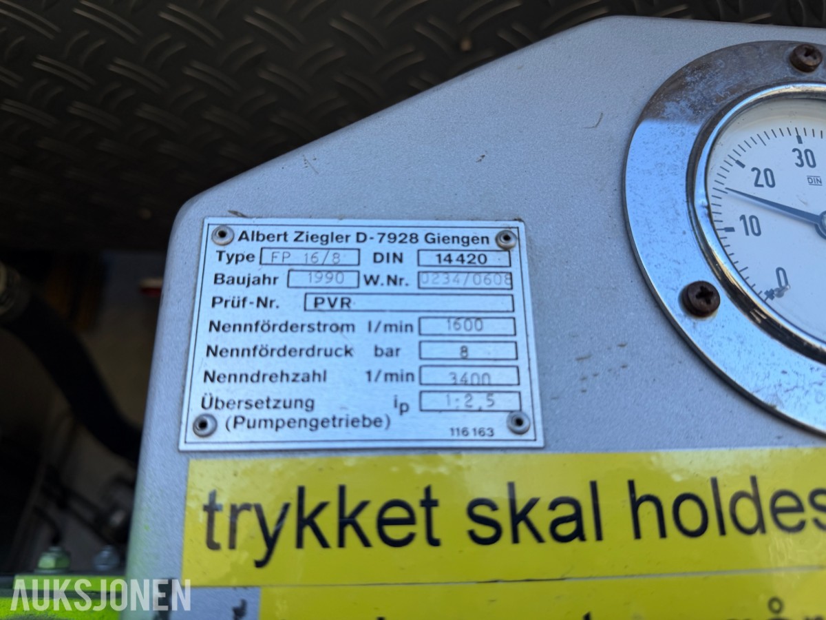 Scania P93 brannbil / mannskapsbil – 1990 – 4x2 – ca. 2 500 l vanntank