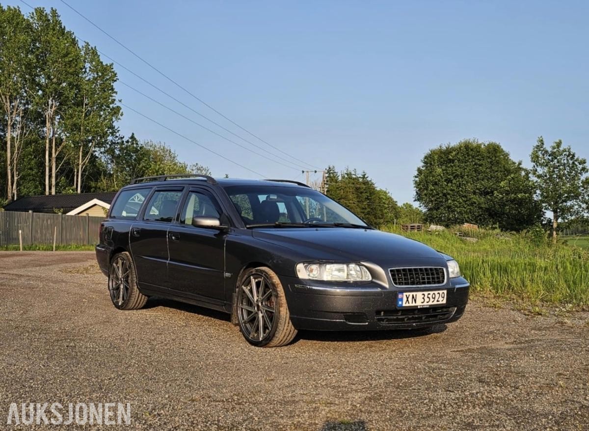 2006 Volvo V70 2.4 185hk AWD HELSKINN TAKLUKE S+V DEKK HENGERFESTE
