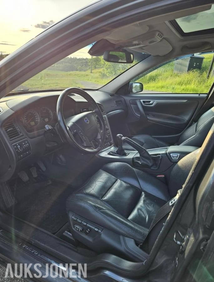 2006 Volvo V70 2.4 185hk AWD HELSKINN TAKLUKE S+V DEKK HENGERFESTE