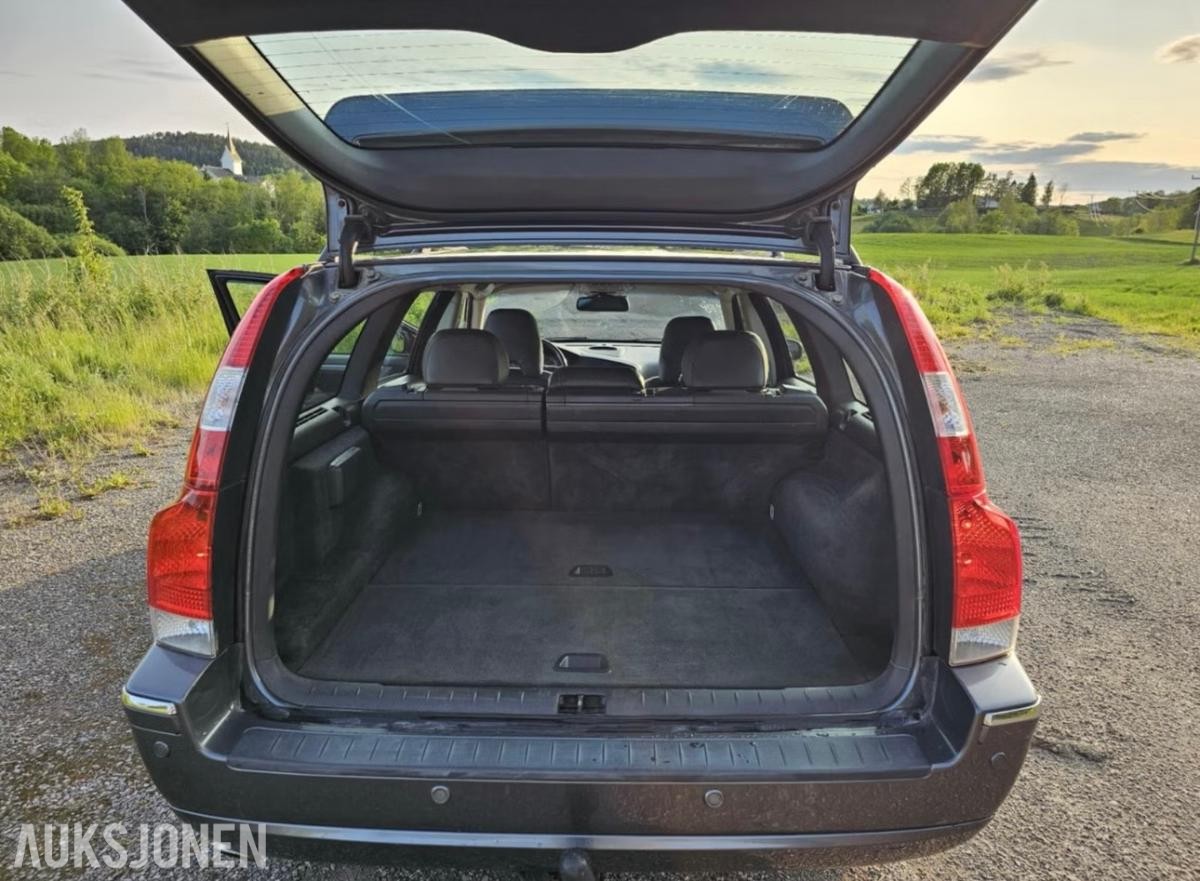 2006 Volvo V70 2.4 185hk AWD HELSKINN TAKLUKE S+V DEKK HENGERFESTE