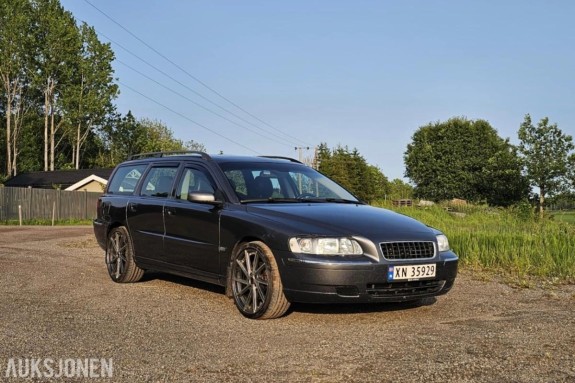 2006 Volvo V70 2.4 185hk AWD HELSKINN TAKLUKE S+V DEKK HENGERFESTE