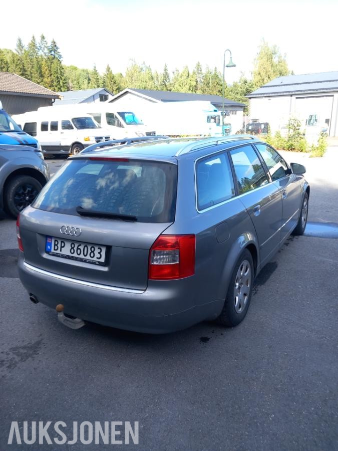 2004 Audi A4 1.6 102hk hengerfeste s+v dekk eu ok 03.2027