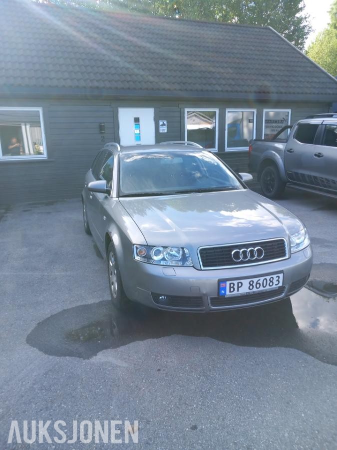 2004 Audi A4 1.6 102hk hengerfeste s+v dekk eu ok 03.2027