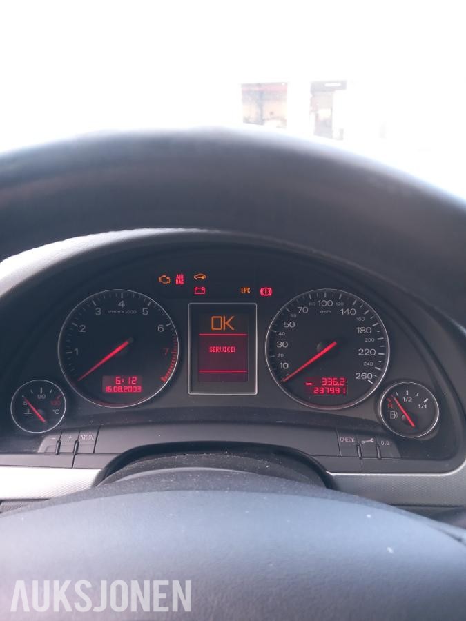 2004 Audi A4 1.6 102hk hengerfeste s+v dekk eu ok 03.2027