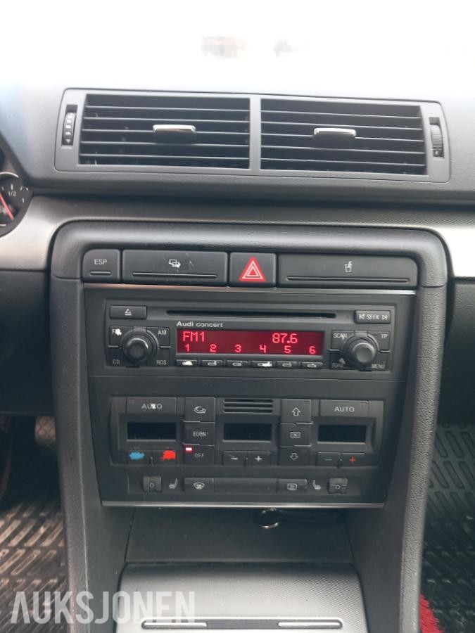 2004 Audi A4 1.6 102hk hengerfeste s+v dekk eu ok 03.2027