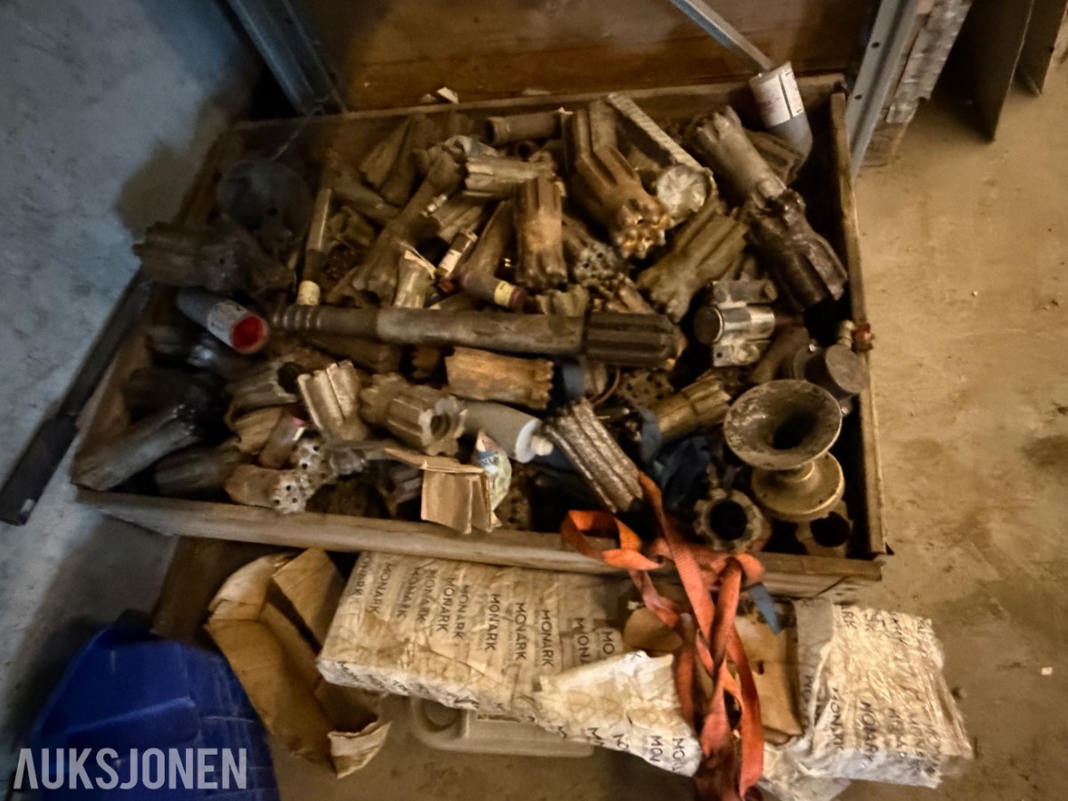 Parti med diverse borekroner