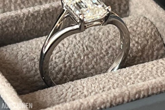 2.52 Ct Diamantring i Hvitt 14K Gull | Emerald Cut | D VVS2 Excellent | IGI-sertifisert