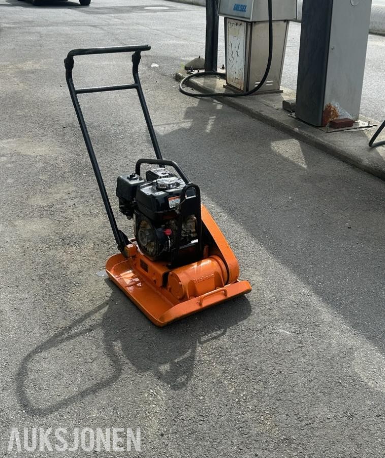 2016 Mikasa F80H vibroplate, Honda motor, 90 kg