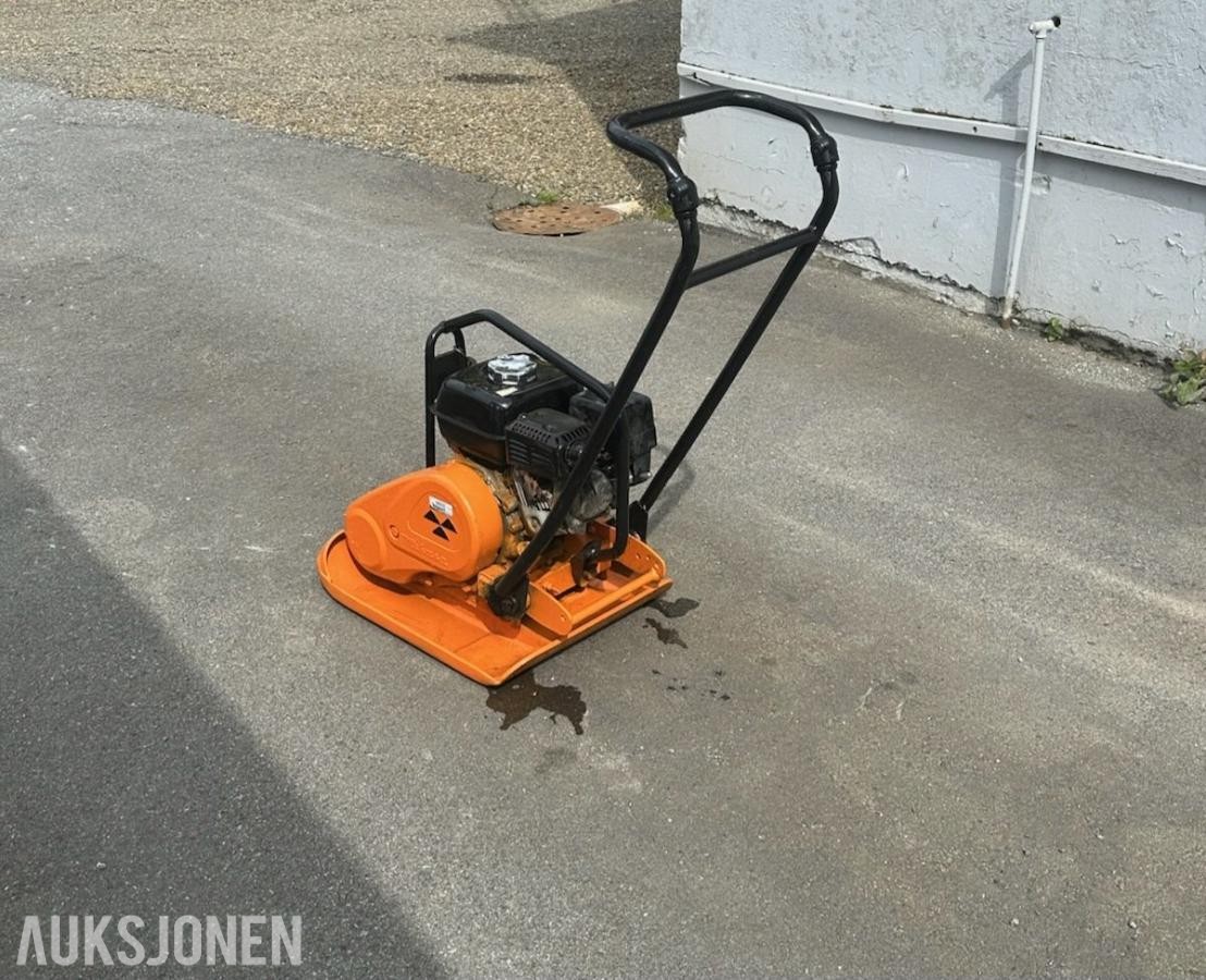 2016 Mikasa F80H vibroplate, Honda motor, 90 kg
