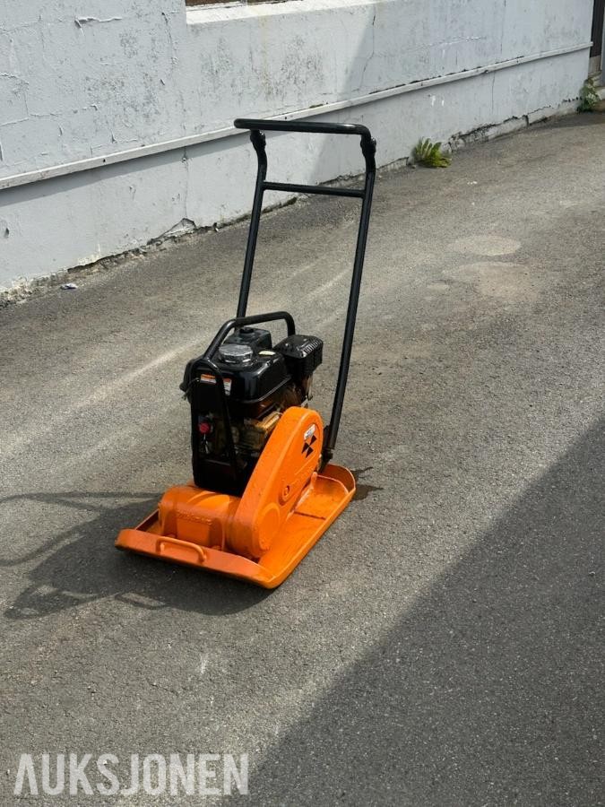 2016 Mikasa F80H vibroplate, Honda motor, 90 kg