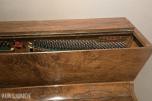 Kemble London piano i valnøtt med pianokrakk – klassisk modell