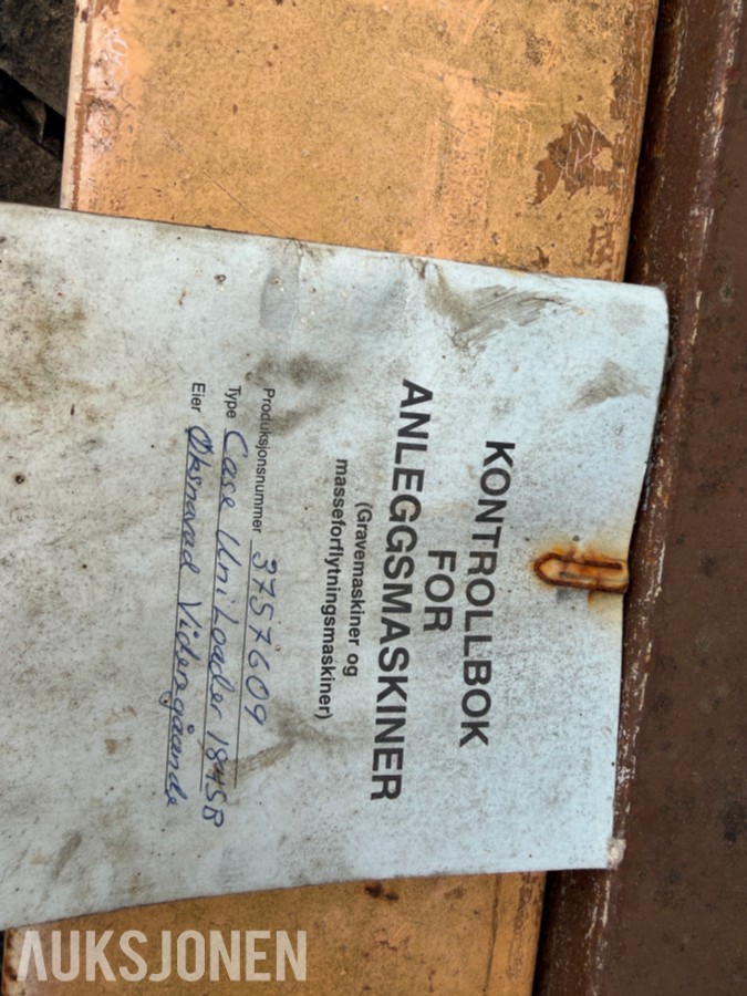 1984 Case 1845B - KOMPAKTLASTER MED SKUFFE OG PALLEGAFLER