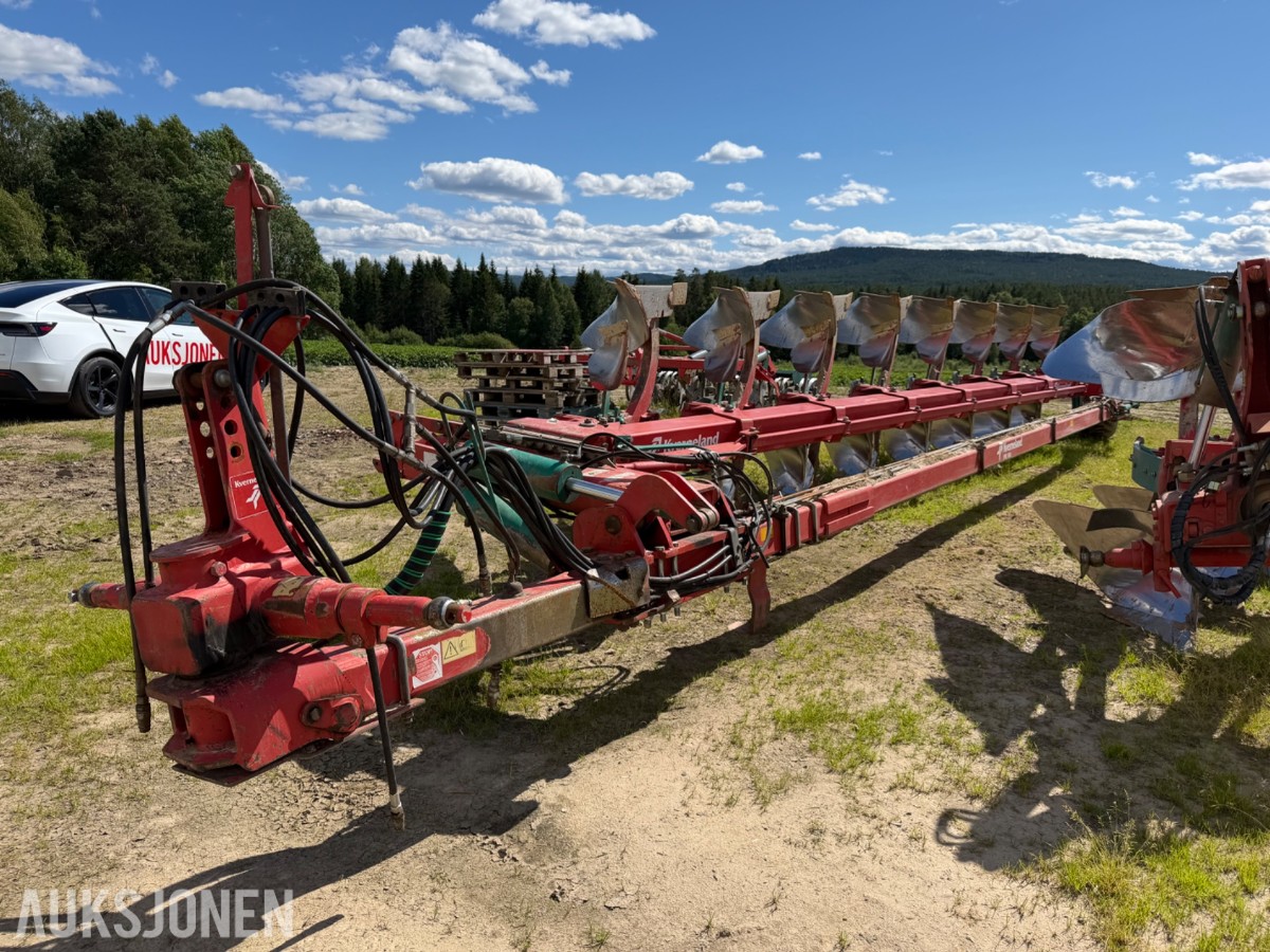 Kverneland PB100 8 skjærs vendeplog