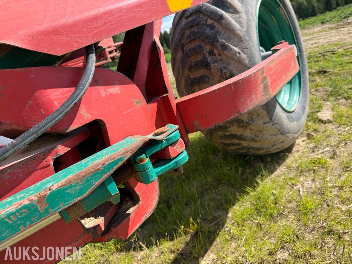 Kverneland PB100 8 skjærs vendeplog
