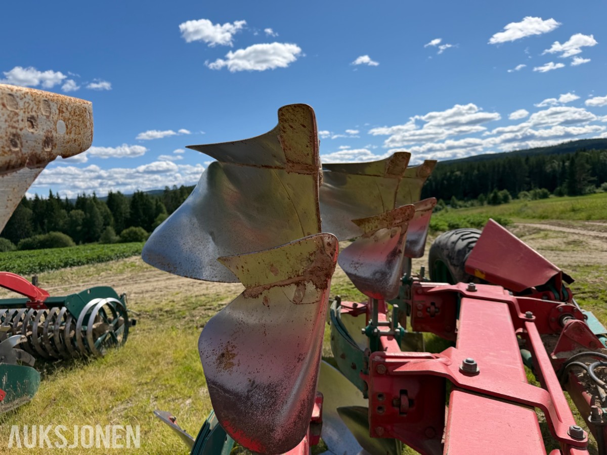 Kverneland PB100 8 skjærs vendeplog