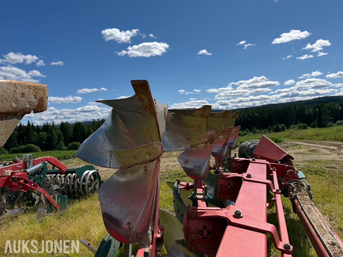 Kverneland PB100 8 skjærs vendeplog