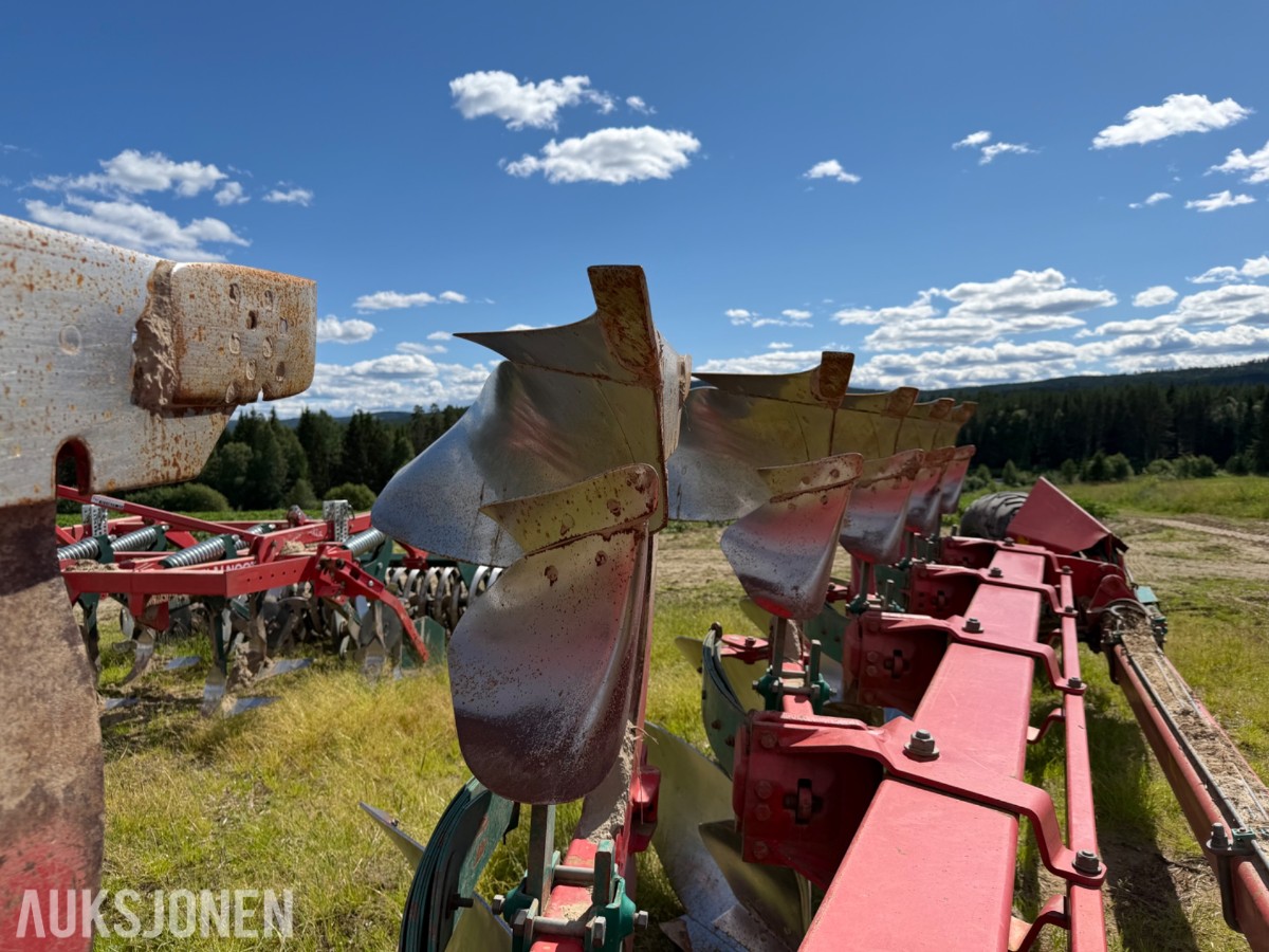 Kverneland PB100 8 skjærs vendeplog