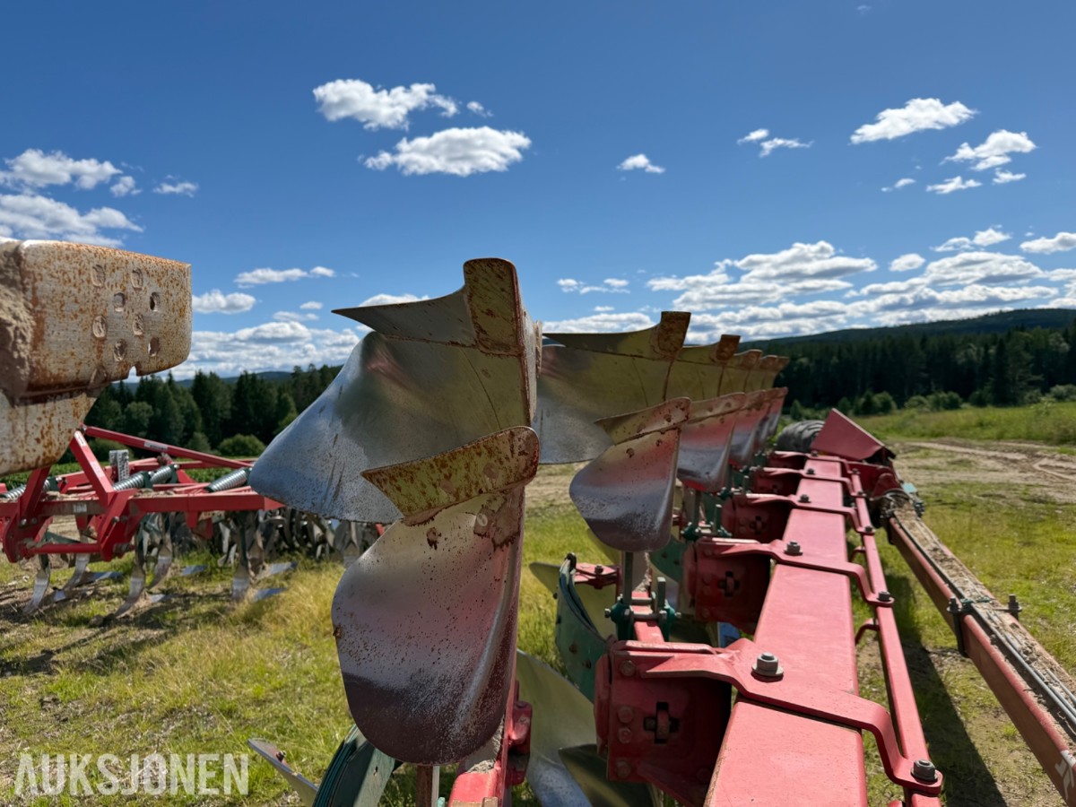 Kverneland PB100 8 skjærs vendeplog