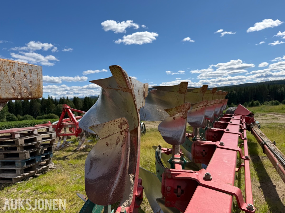 Kverneland PB100 8 skjærs vendeplog