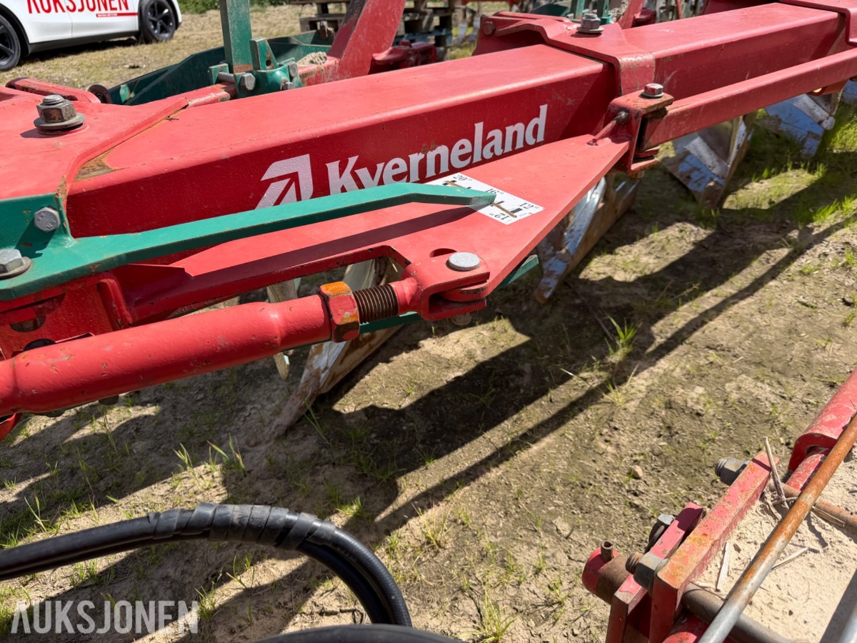 Kverneland PB100 8 skjærs vendeplog