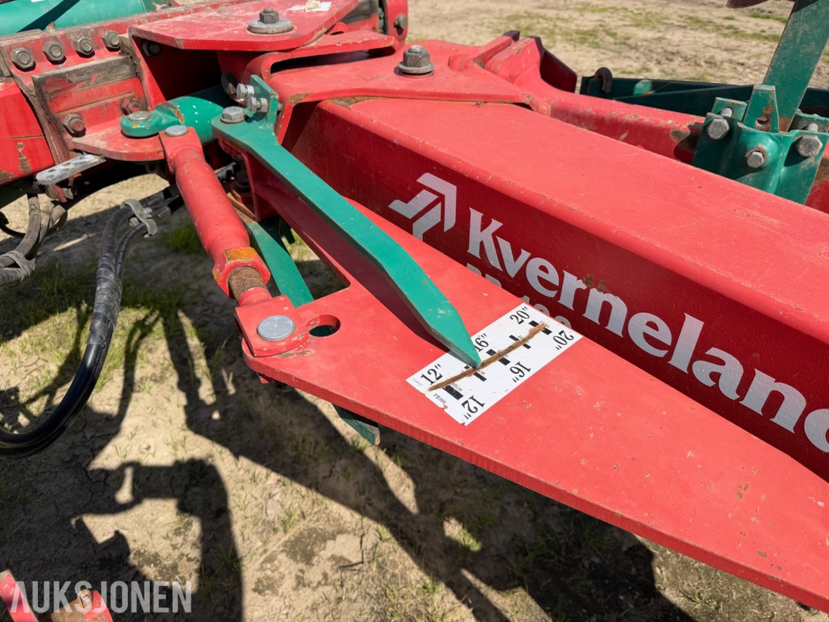 Kverneland PB100 8 skjærs vendeplog