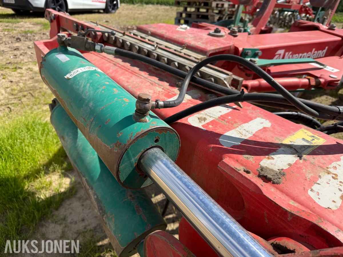 Kverneland PB100 8 skjærs vendeplog