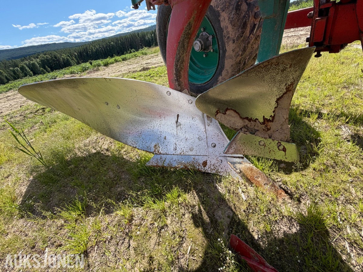 Kverneland PB100 8 skjærs vendeplog