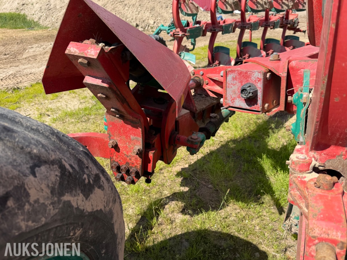 Kverneland PB100 8 skjærs vendeplog