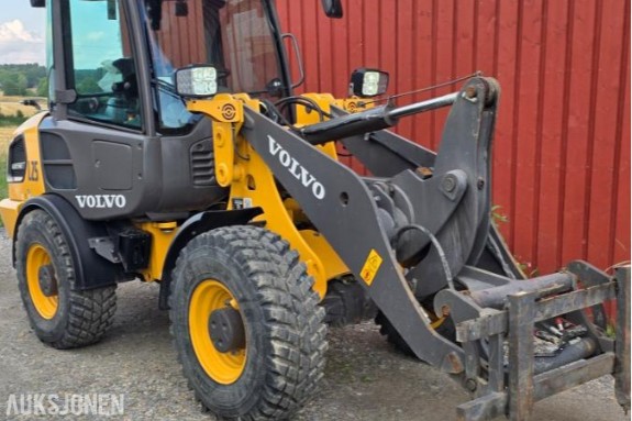 2021 Volvo L25 hjullaster - 377 timer - pallegaffel - skuffe - mva fri