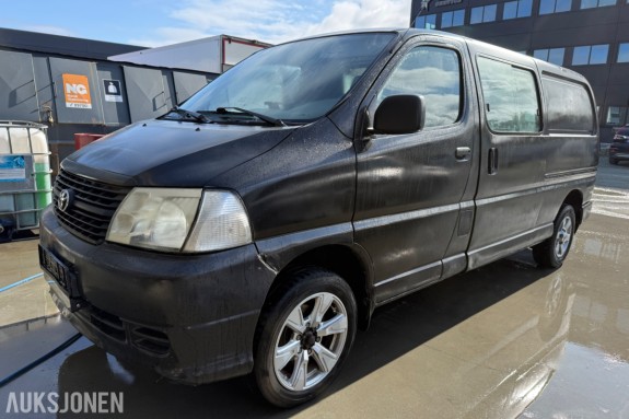 2007 Toyota HIACE *INGEN MINSTEPRIS* 2.5 D 117HK 4WD LANG HENGERFESTE SKYVEDØRER