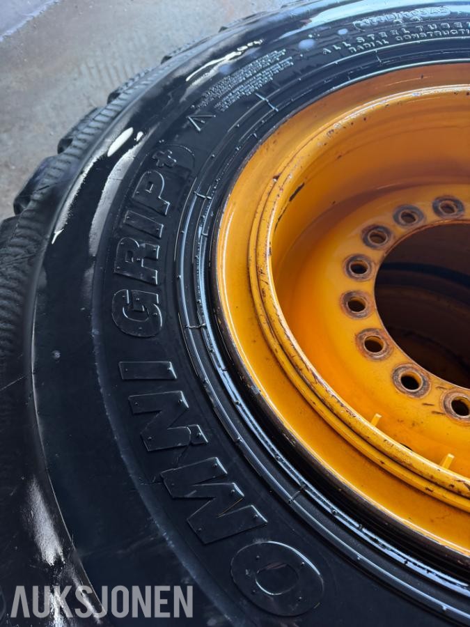 2 stk Volvo L70 hjul 20.5 R25 XHA
