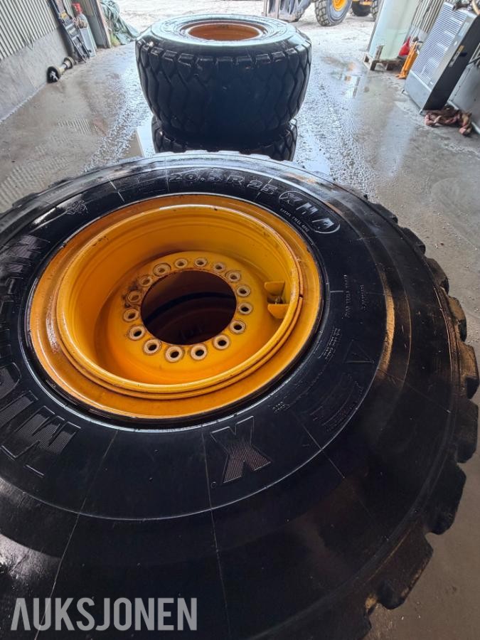 2 stk Volvo L70 hjul 20.5 R25 XHA
