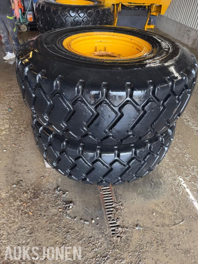 2 stk Volvo L70 hjul 20.5 R25 XHA