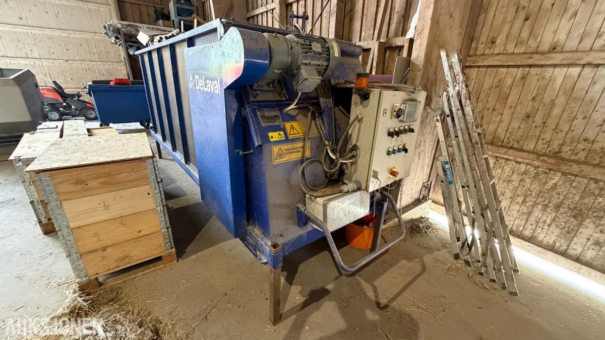 2005 DeLaval Autofeeder RA135 fôrvogn