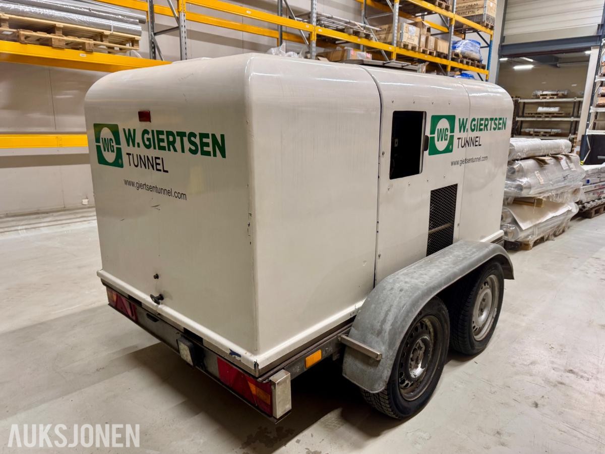 Vaskehenger - Steamhenger på Westfalia tandemhenger. - Timer: 1792
