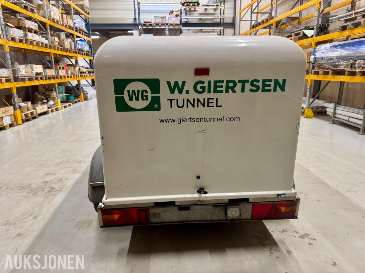 Vaskehenger - Steamhenger på Westfalia tandemhenger. - Timer: 1792