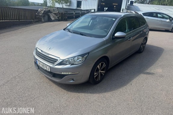 2015 Peugeot 308 SW 1,2 Pure Tech 110 hk cruisekontroll hengerfeste ryggekamera soltak s+v dekk