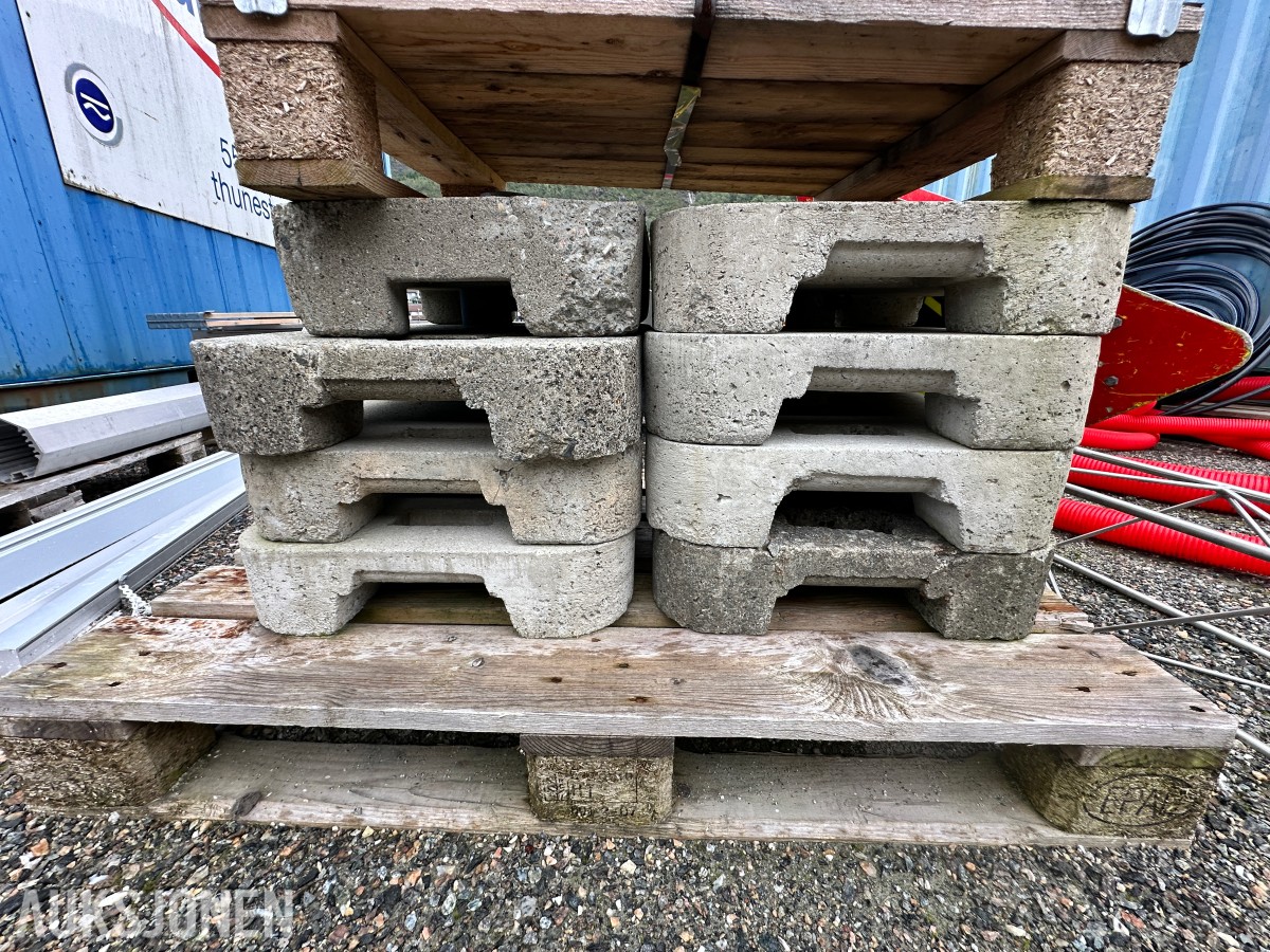 Belegningsstein i betong på pall
