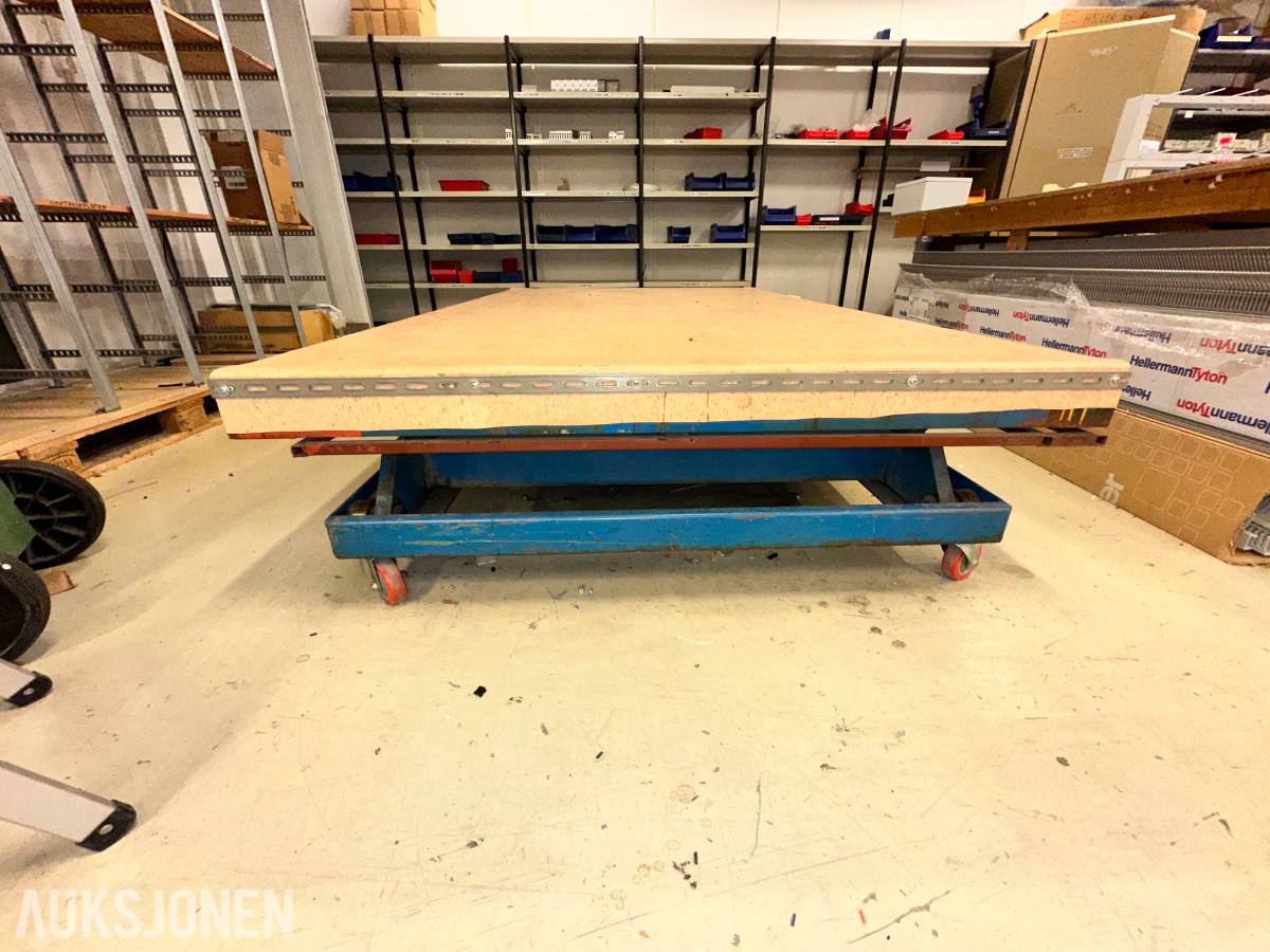 1981 Trans Lyft TT hydraulisk sakseløftebord - 3.000 kg løftekapasitet.
