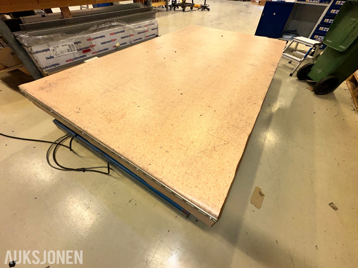 1981 Trans Lyft TT hydraulisk sakseløftebord - 3.000 kg løftekapasitet.