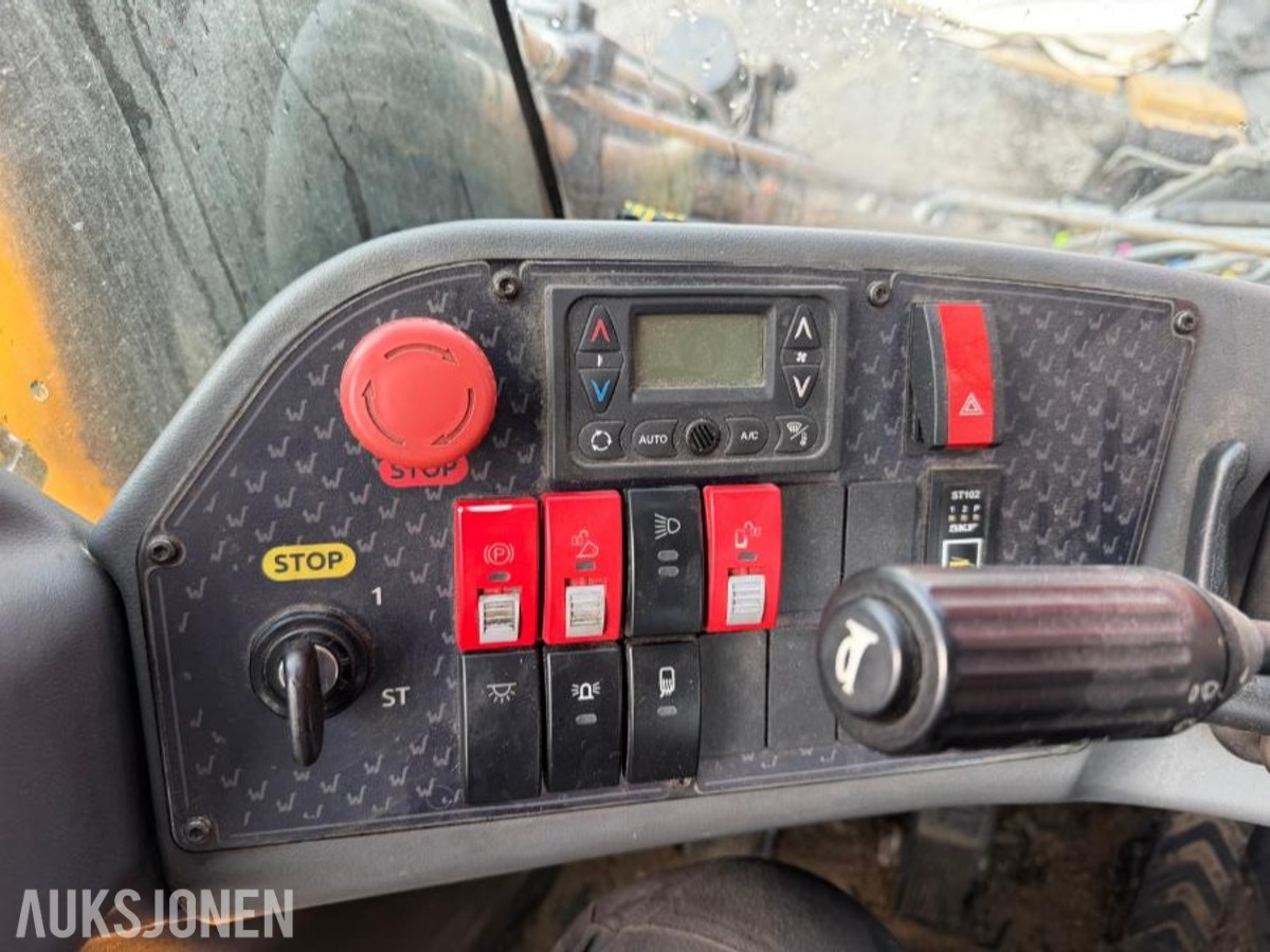2016 Wille 665 hjullaster med 2260 timer!